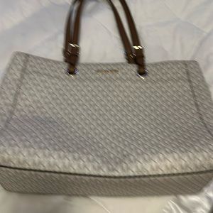 Michael Kors bag. Authentic.. new condition.